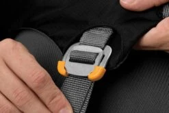 Ruffwear - Load Up Dog Car Seat Belt Harness - Obsidian Black -Ruffwear 3060 loadupharness obsidianblack buckle03 640x c741cd23 0453 4790 a607 623540b35f20