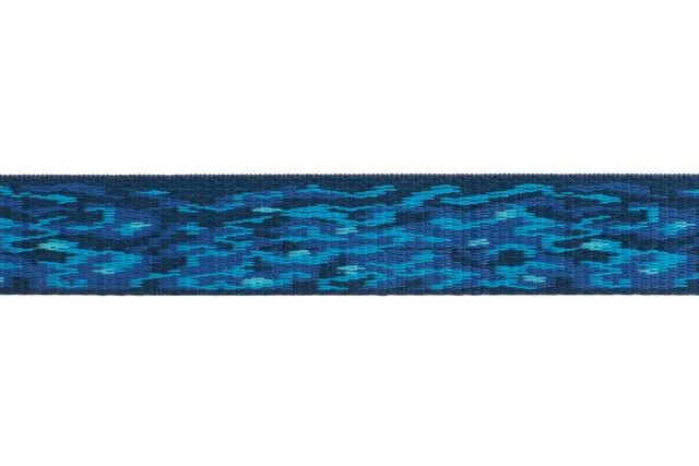 Ruffwear Flat Out Adjustable Dog Lead - Ocean Distortion 3 Ruffwear Flat Out Adjustable Dog Lead - Ocean Distortion - Image 3